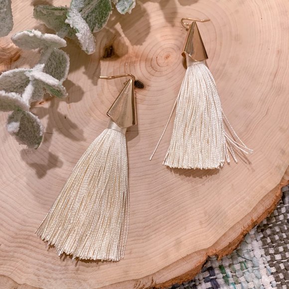$5 BLOWOUT!  Off-white Tassel Earrings - Picture 4 of 6